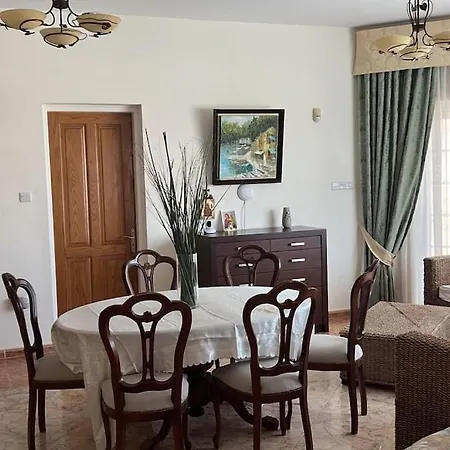 Luxury 3 Bedroom Sea -view Vilă